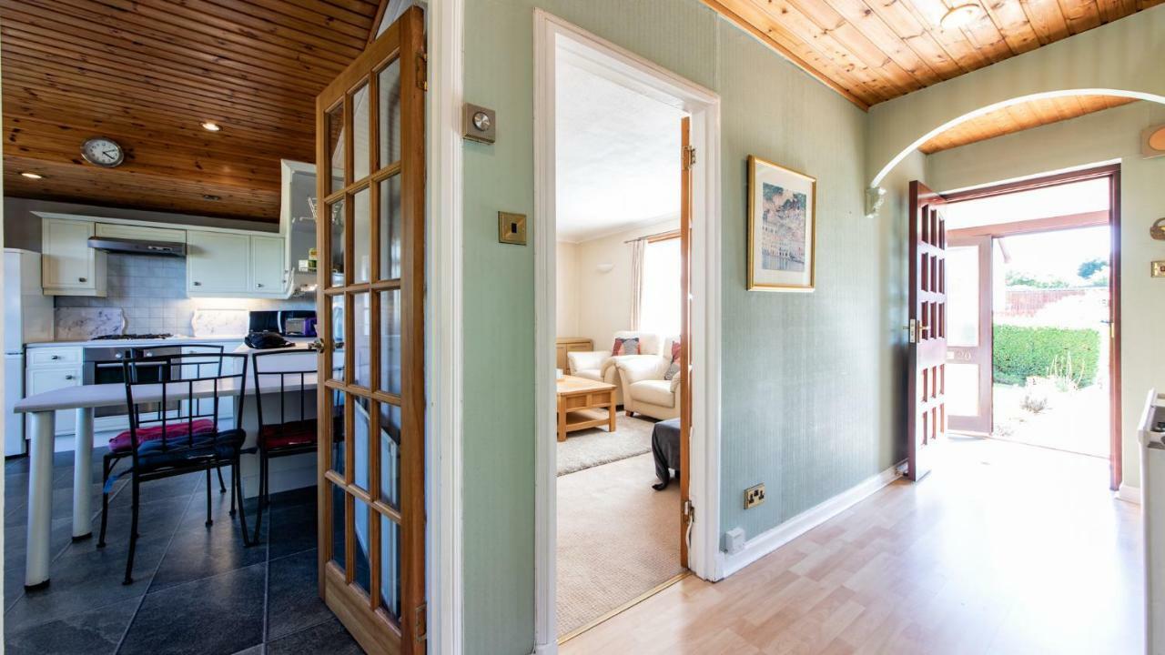 에든버러 3 Bed House W/Drive & Garden V/Fast Wifi Near Bioquarter 빌라 외부 사진