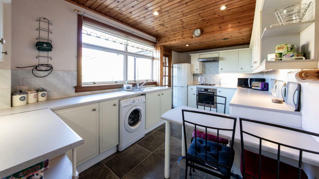 에든버러 3 Bed House W/Drive & Garden V/Fast Wifi Near Bioquarter 빌라 외부 사진