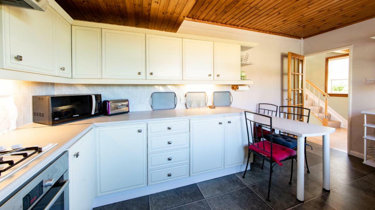 에든버러 3 Bed House W/Drive & Garden V/Fast Wifi Near Bioquarter 빌라 외부 사진